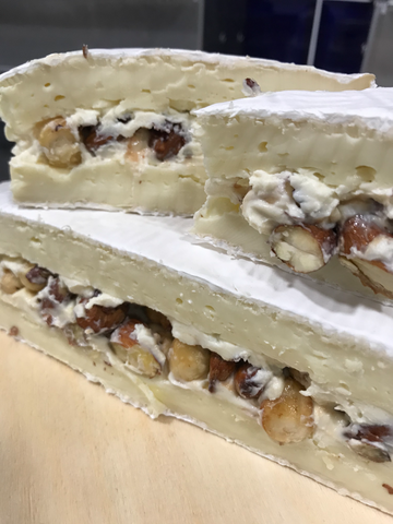 Brie croquant aux amandes et noisettes - CRÉATION MAISON
